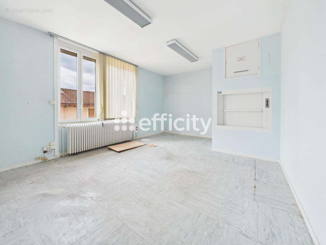 Appartement 655 m² à Bourg-En-Bresse  - photo 11