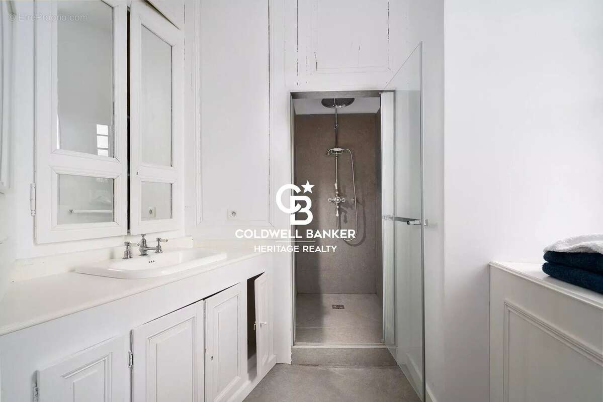 Appartement à CURIS-AU-MONT-D'OR