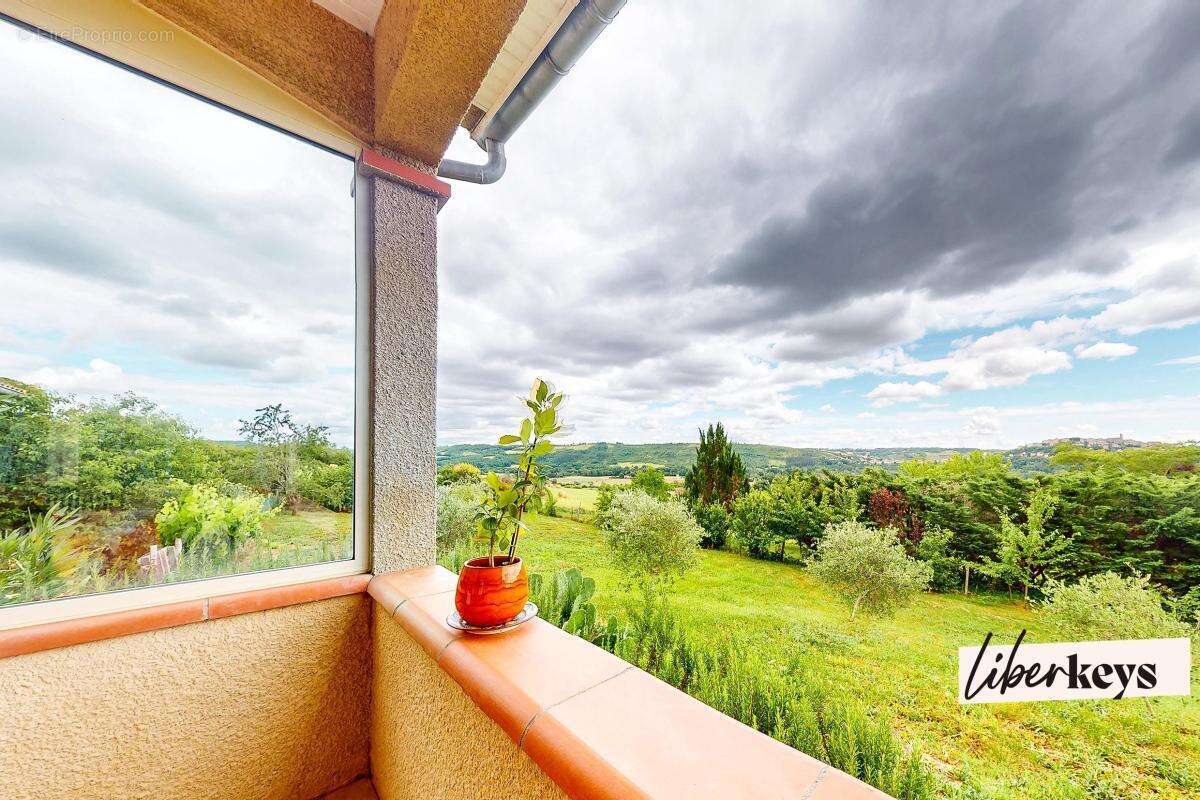 Villa de plain pied T6 - Vue panoramique - Terrain paysager et verger - photo 13