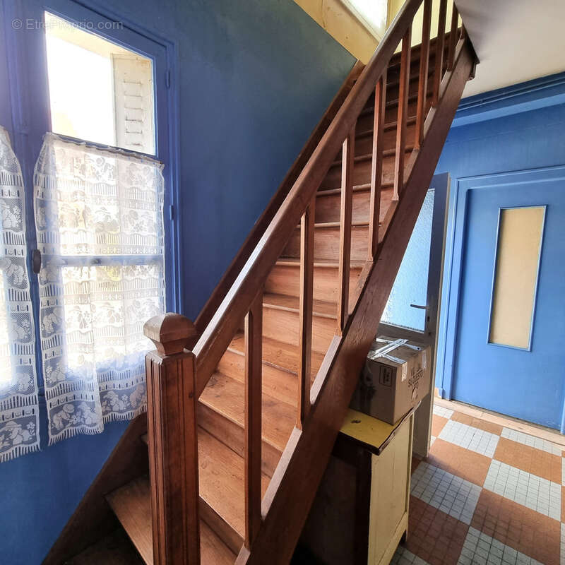 Maison à SAINT-DENIS-DE-JOUHET