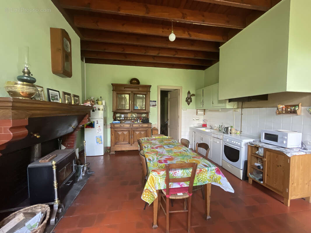 Maison ancienne sur un parc de 18 000 m2 - photo 9