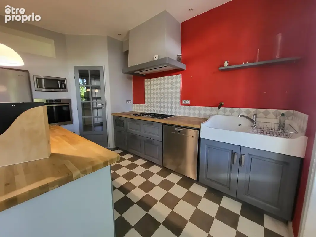 Maison familiale 235m2 avec 6 chambres à Neuville sur Saône - photo 12