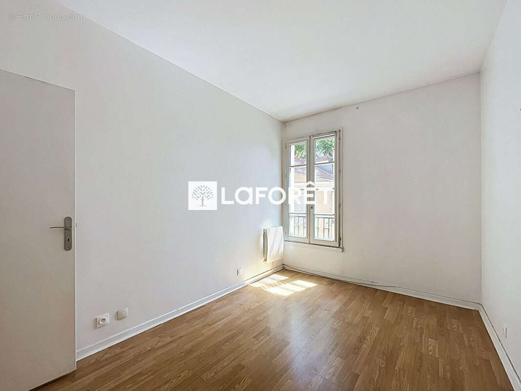Versailles Place Louis XIV - 4 pièces lumineux de 92 m² avec balcon, ascenseur et 2 parkings - photo 10