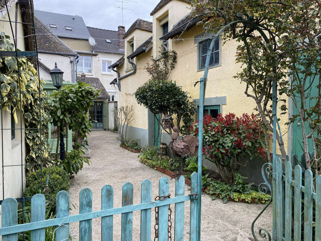 Maison à IVRY-LA-BATAILLE
