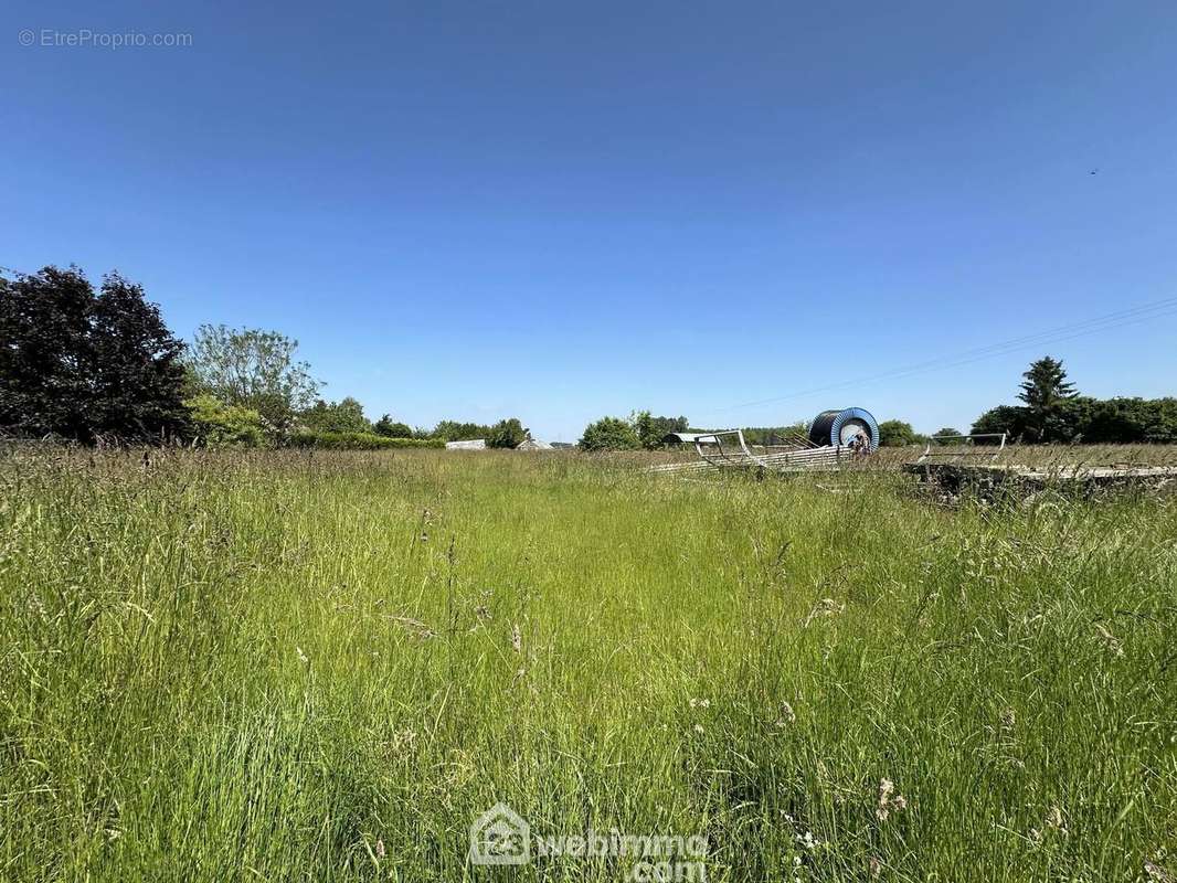 A découvrir rapidement - Terrain à SISSONNE