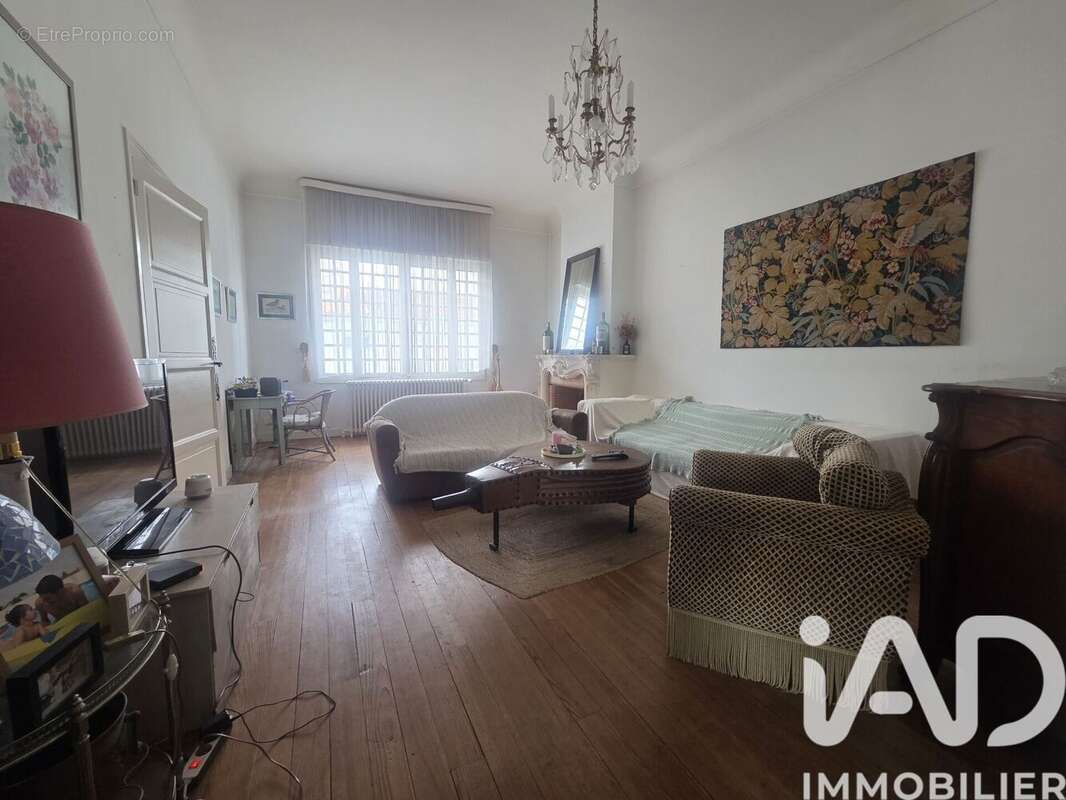 Maison 183 m² à Pauillac  - photo 8