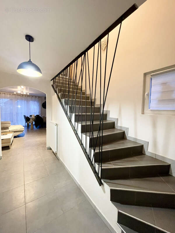 Maison à AUDUN-LE-ROMAN