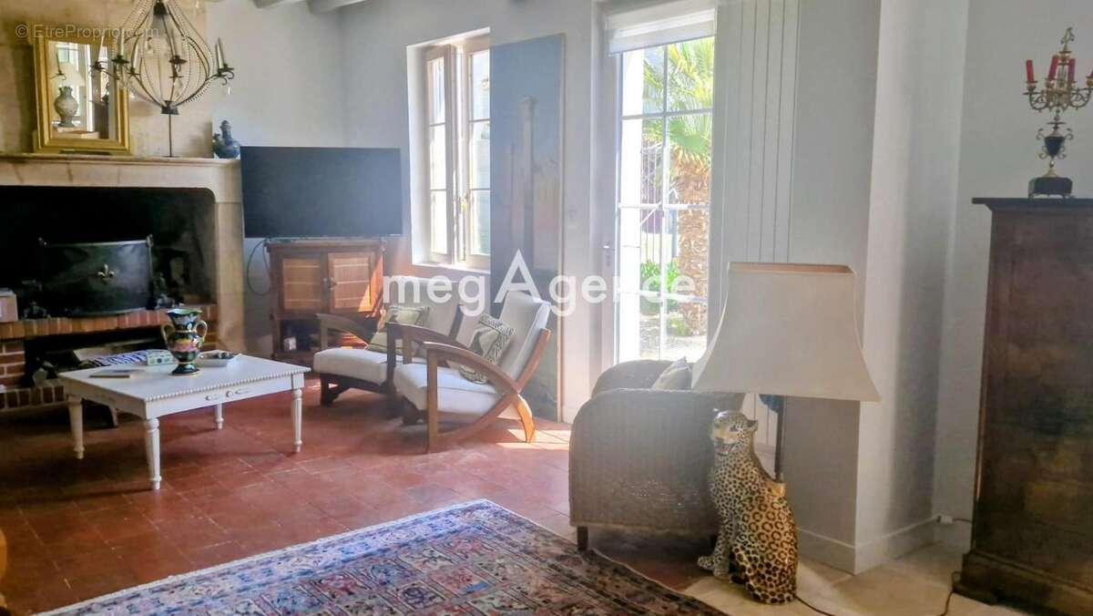 Maison à LONGUE-JUMELLES