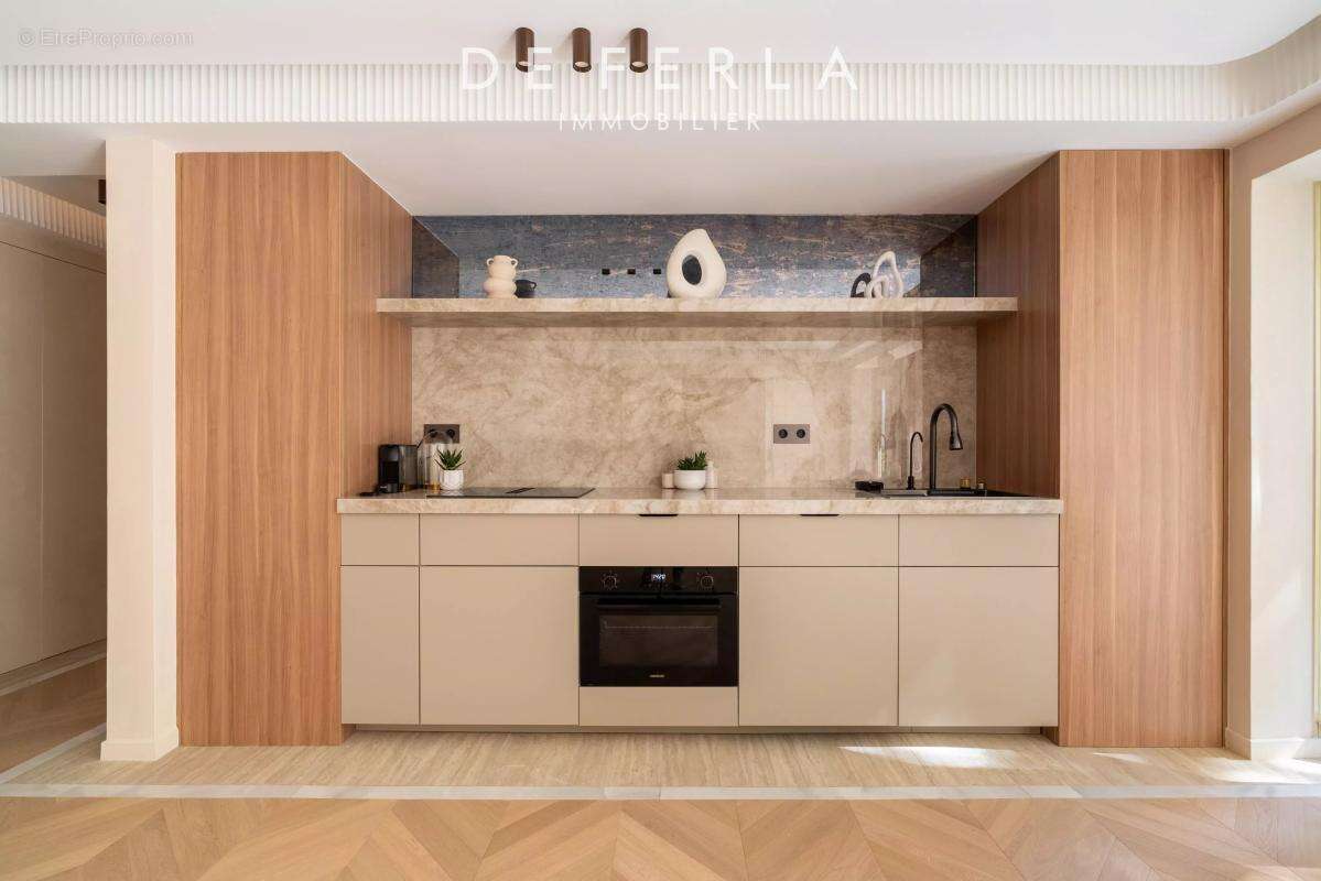 Appartement à PARIS-15E