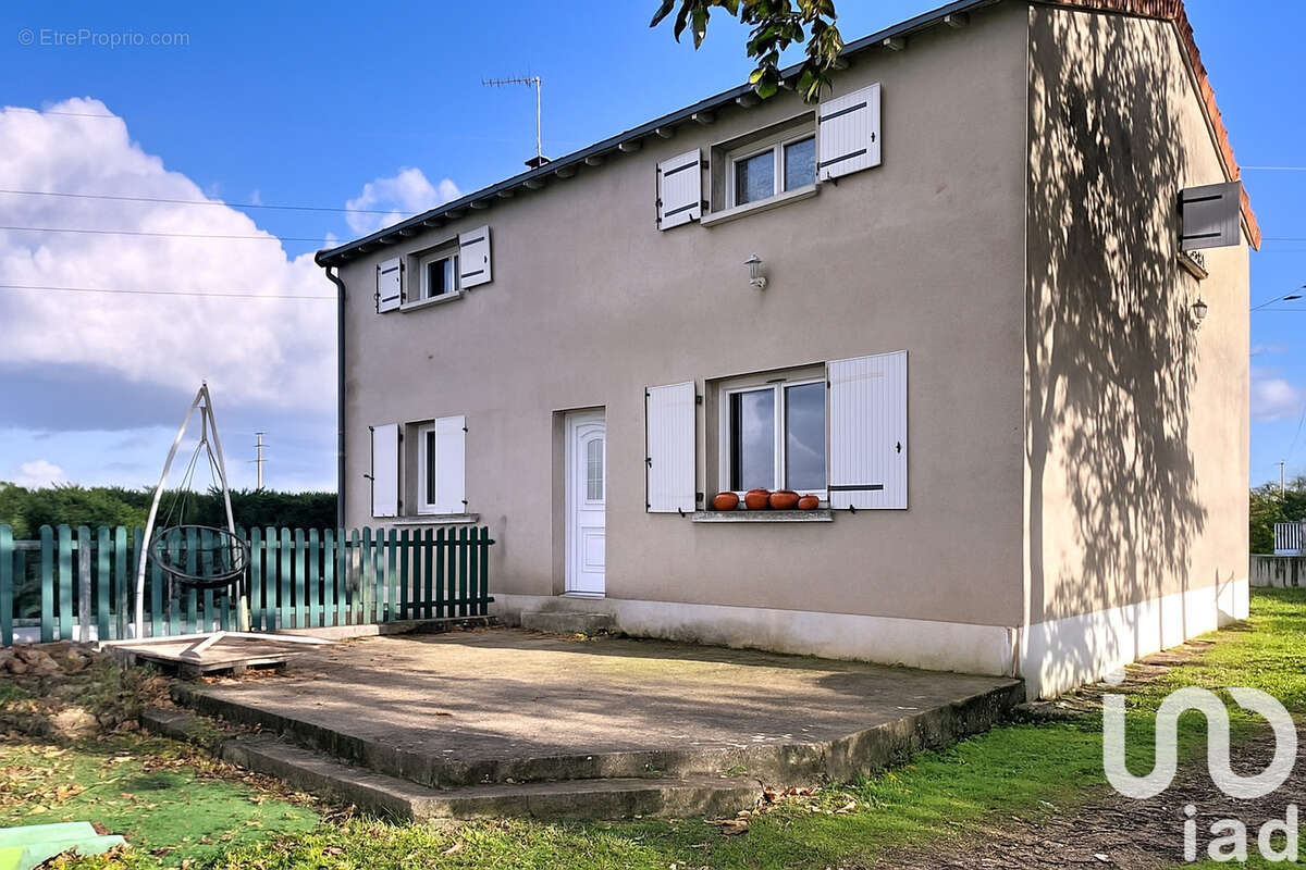 Photo 2 - Maison à NAINTRE