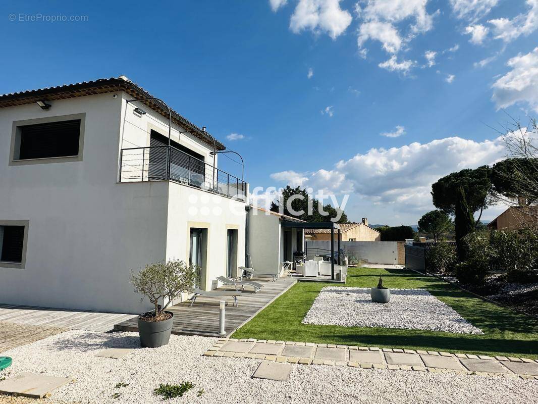 Maison à SAINT-MAXIMIN-LA-SAINTE-BAUME