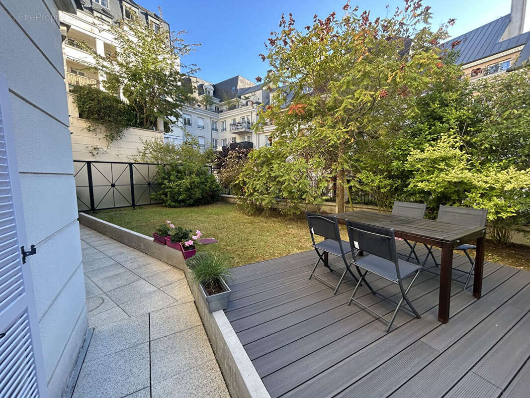 Appartement à LE PLESSIS-ROBINSON