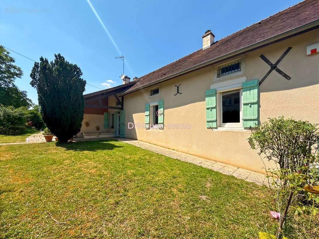 Maison à CIREY-LES-PONTAILLER