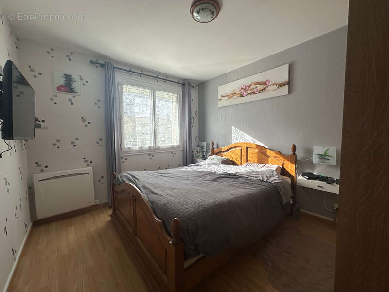 La Roche-sur-Yon Quartier Saint André d'Ornay trois chambres + un studio - photo 8
