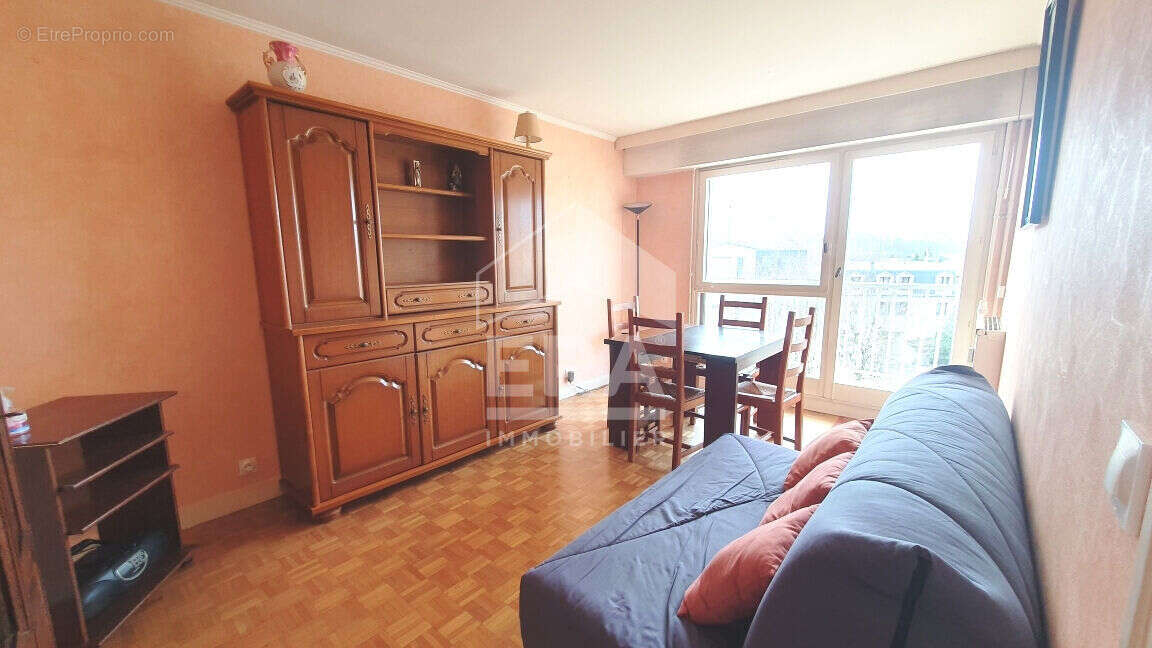 Appartement à SAINT-MAUR-DES-FOSSES