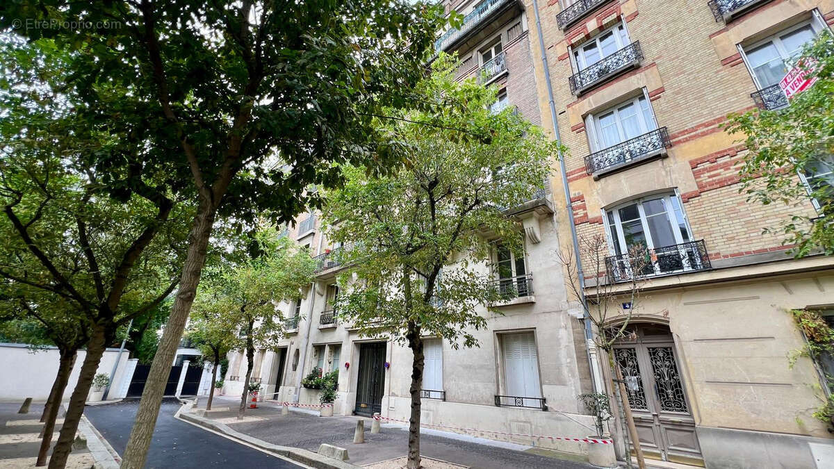 Appartement à NEUILLY-SUR-SEINE