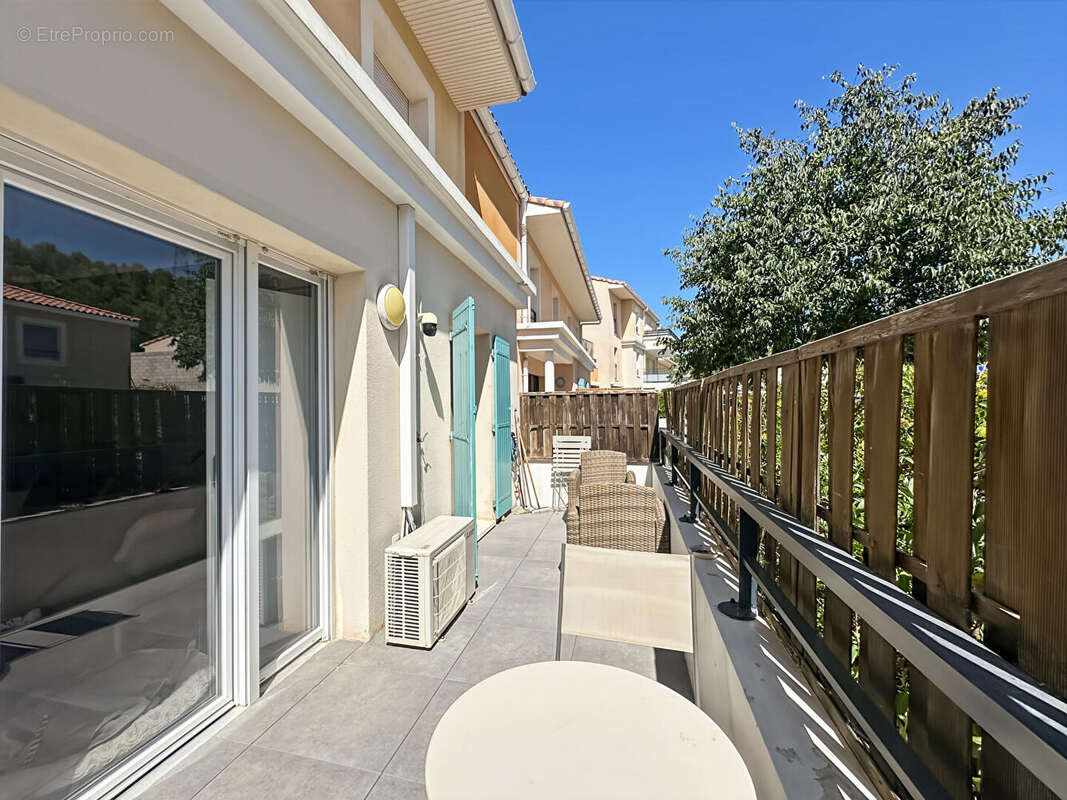 Appartement à ENSUES-LA-REDONNE