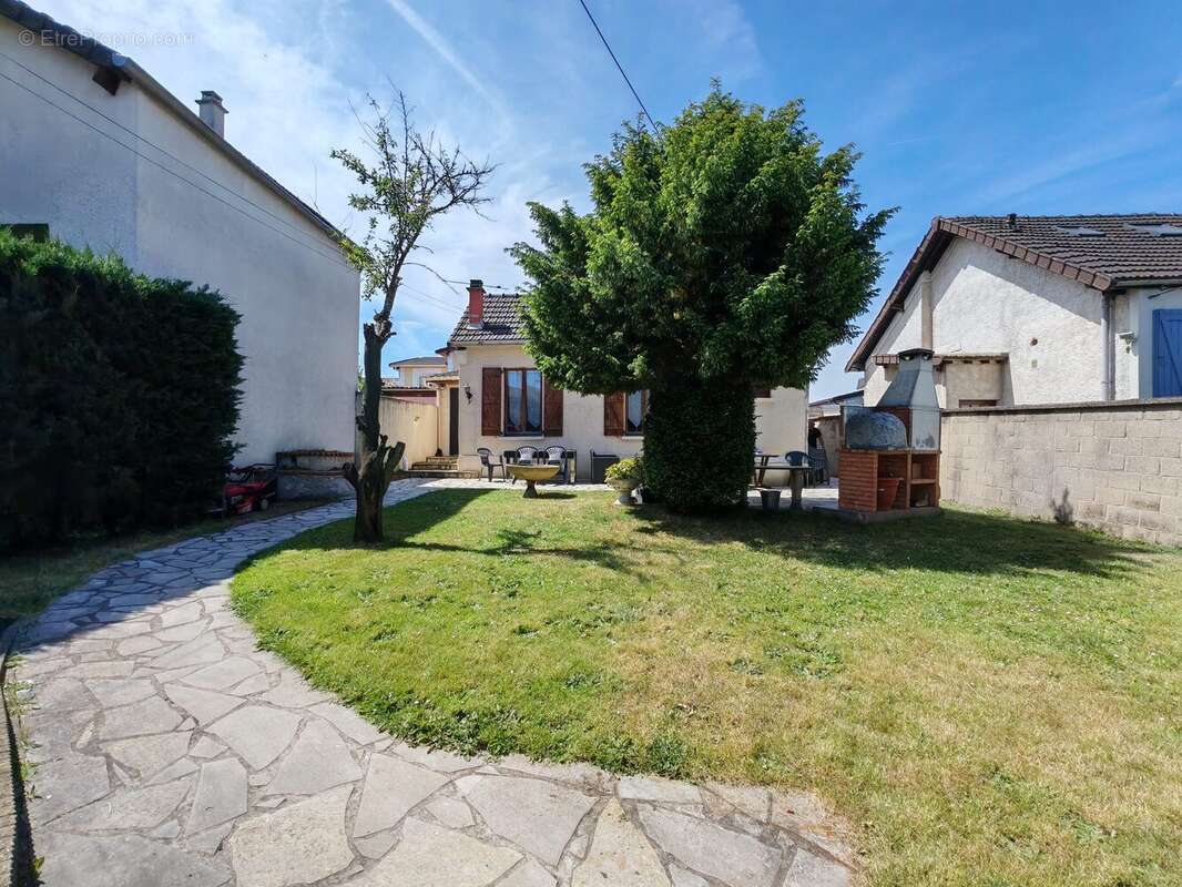 Maison à CLICHY-SOUS-BOIS