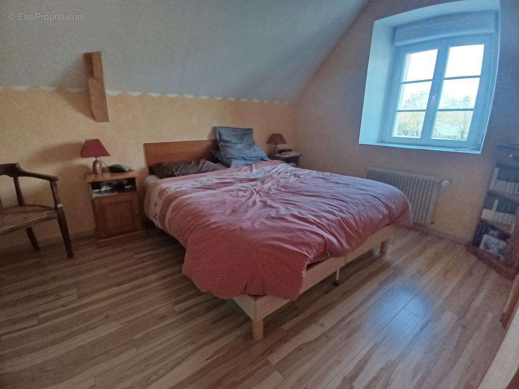 Maison à COULANS-SUR-GEE