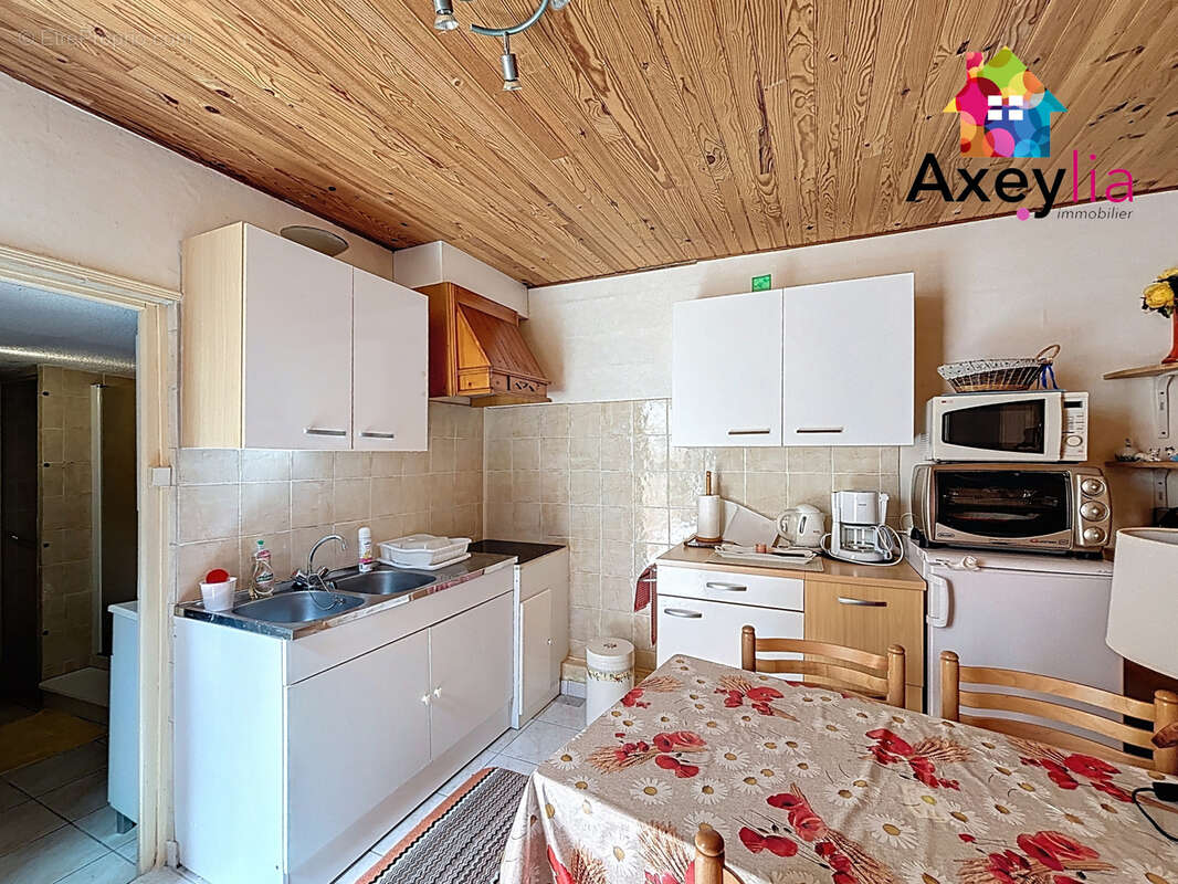 A vendre - renaison centre - maison de bourg, terrain, dependances et maisonette supplementaire - photo 11