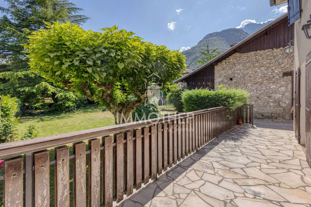 Maison à SAINT-VINCENT-DE-MERCUZE