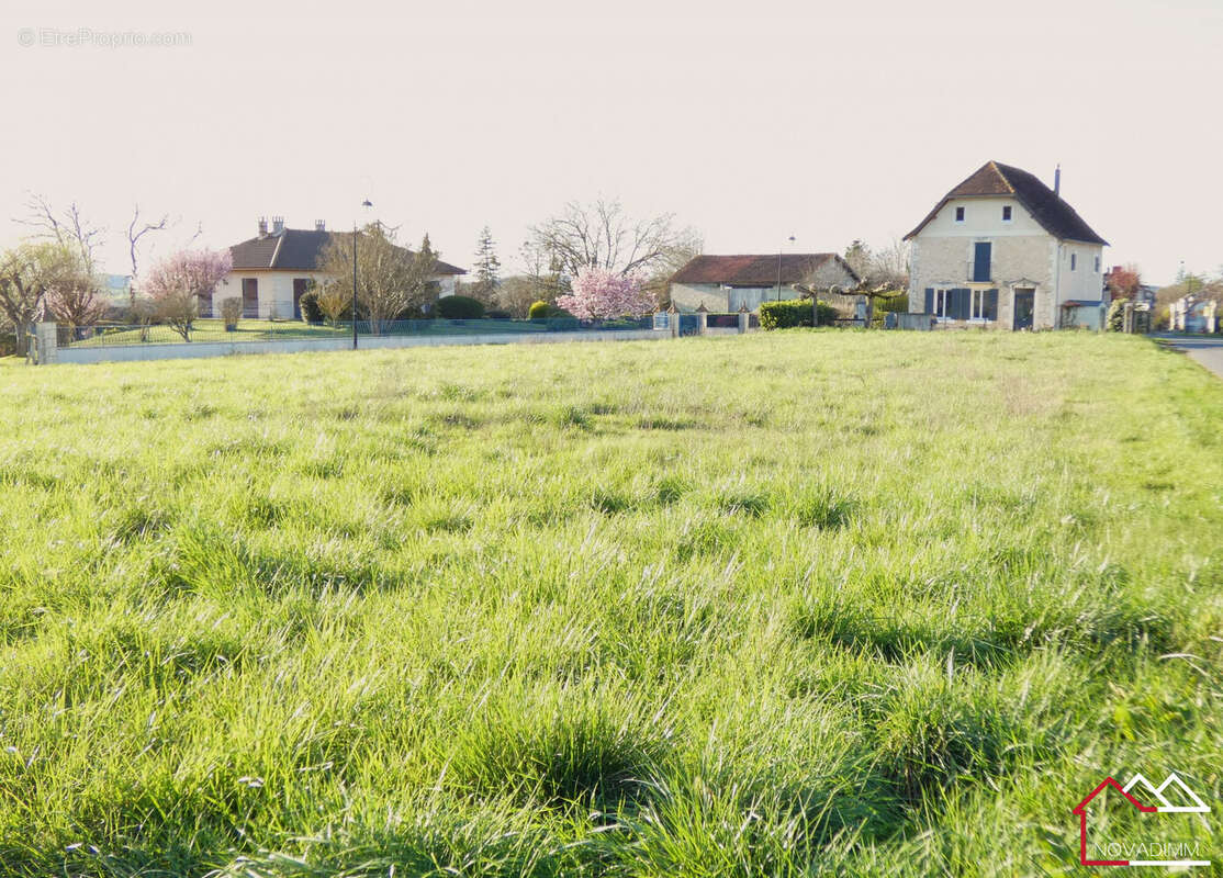 Terrain à SAINT-ANTOINE-CUMOND