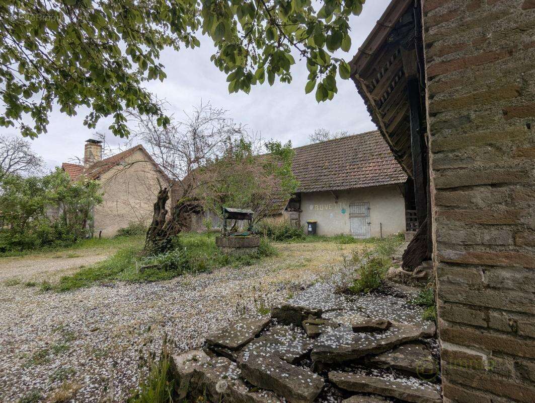 Maison à VERDUN-SUR-LE-DOUBS