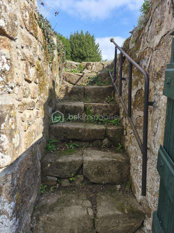 Maison à LASSAY-LES-CHATEAUX