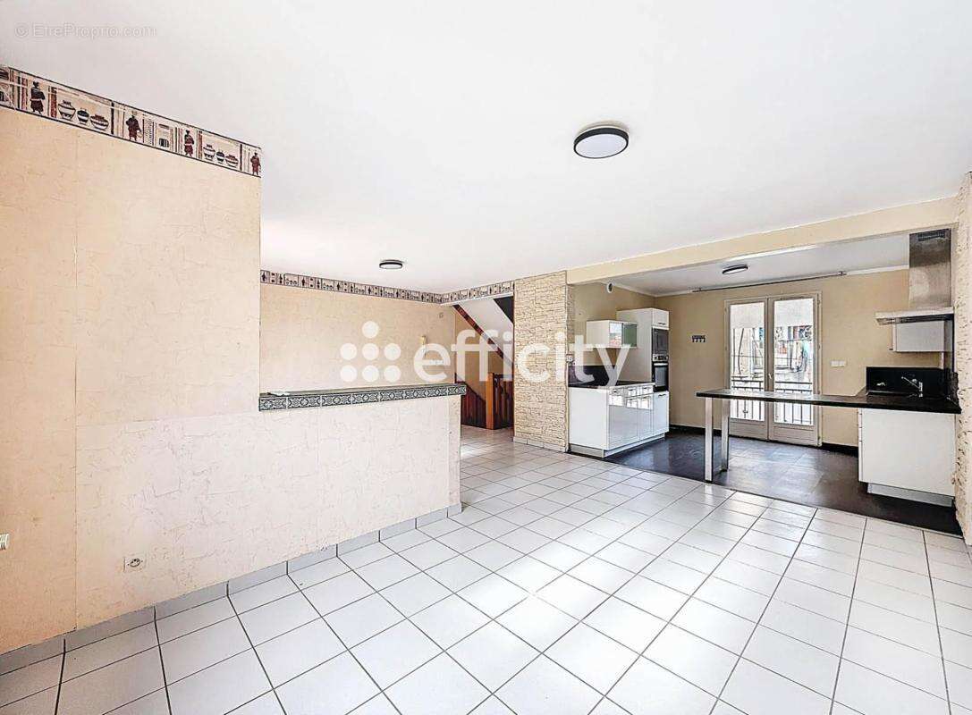 Maison 109 m² à Saint-Chamond  - photo 3