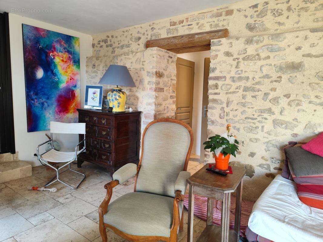 Maison à SAINT-HILAIRE-DE-BRETHMAS