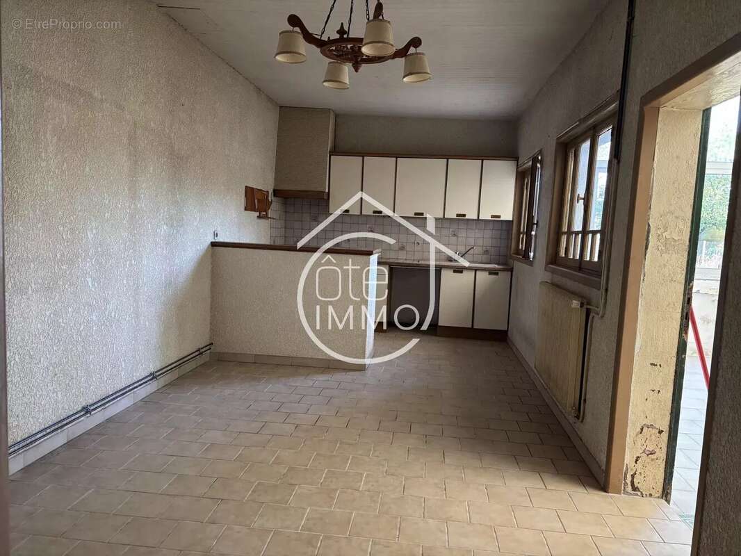 Castillon-la-Bataille : Maison de ville, garage et jardin - photo 4