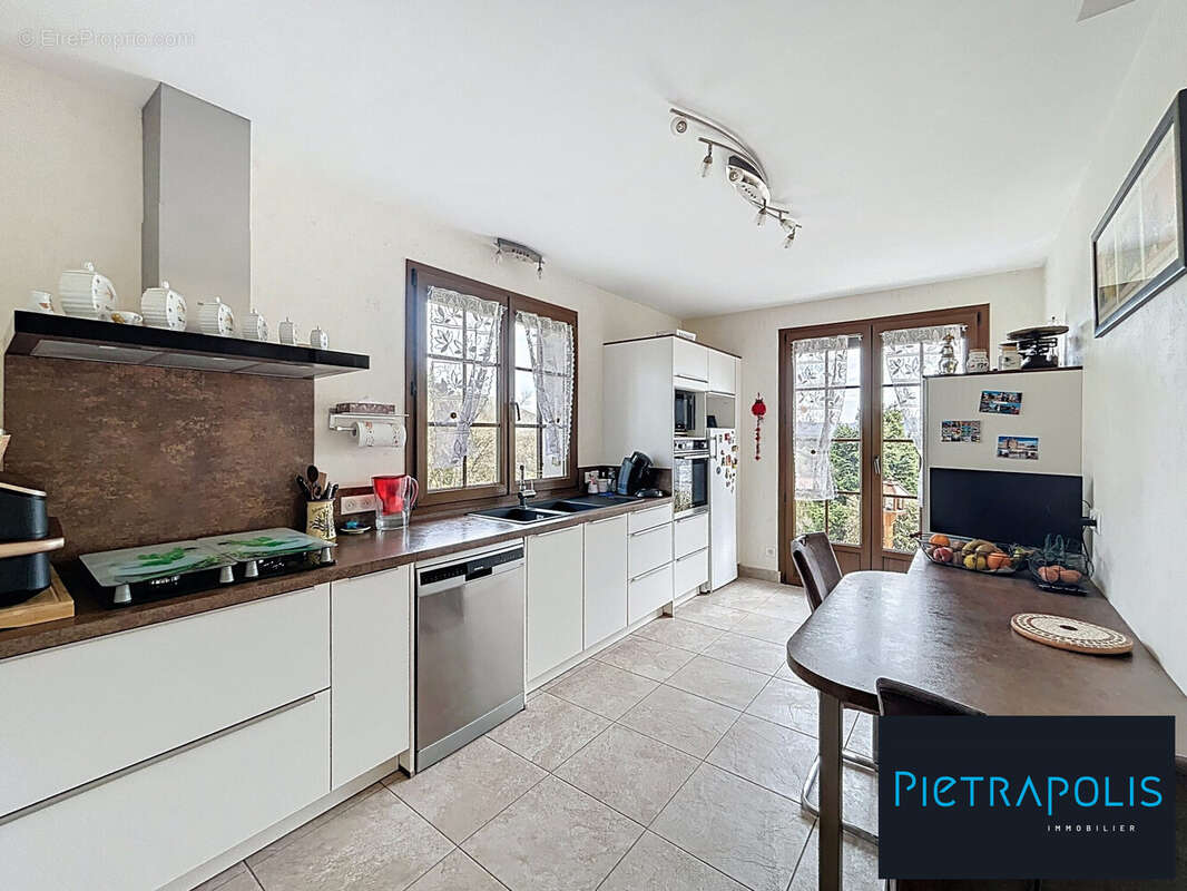 Maison 145 m² à Malain  - photo 8