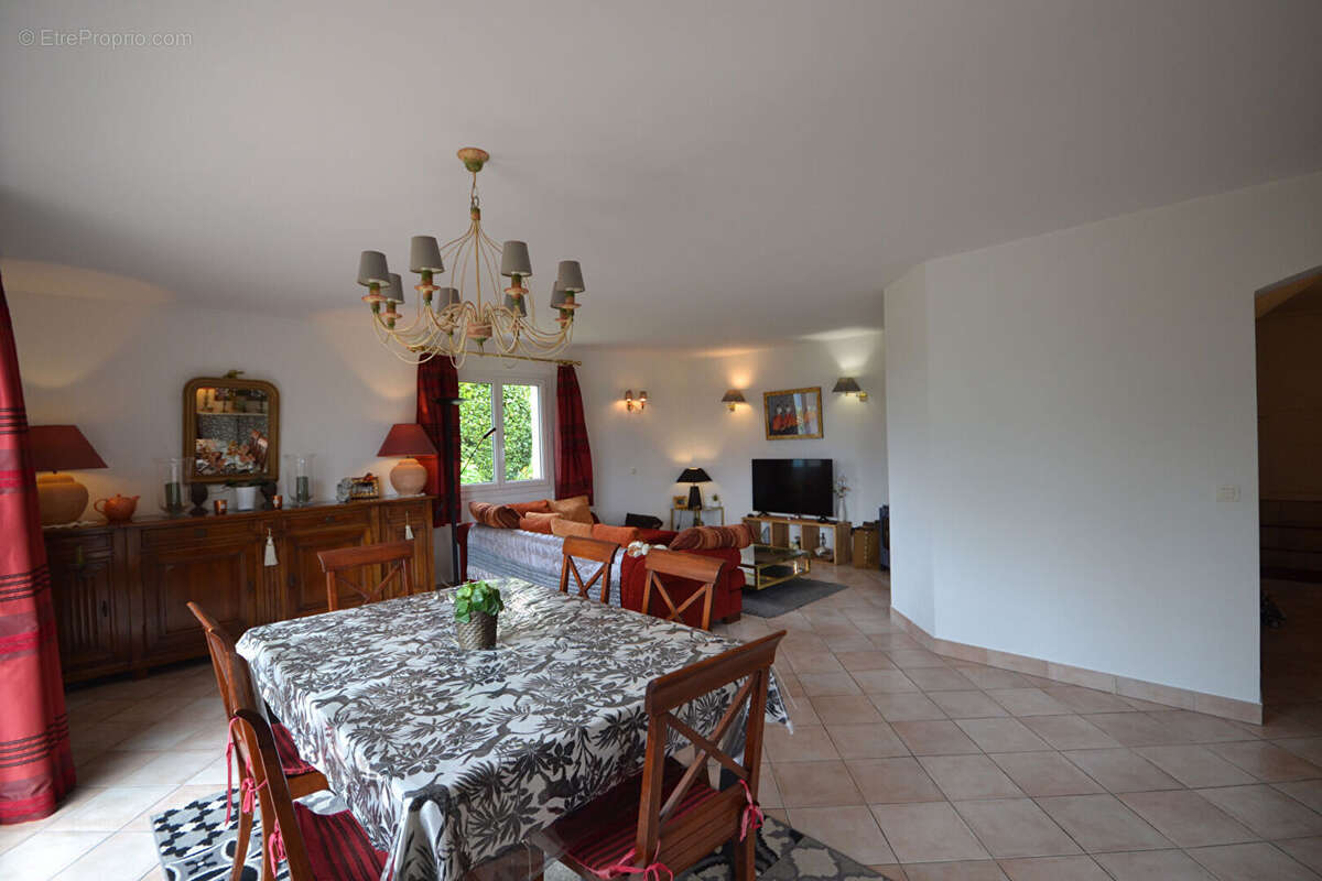 Maison Aix Les Bains 6 pièce(s) 172.23 m2 - photo 7