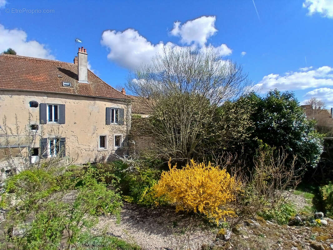 Maison à LORMES
