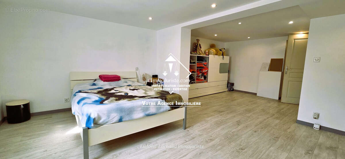 Maison à COMPREIGNAC