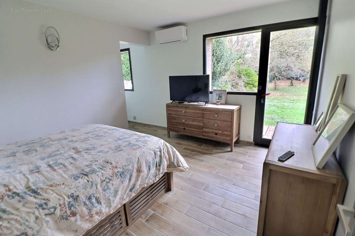 Maison à JOUY-LE-MOUTIER