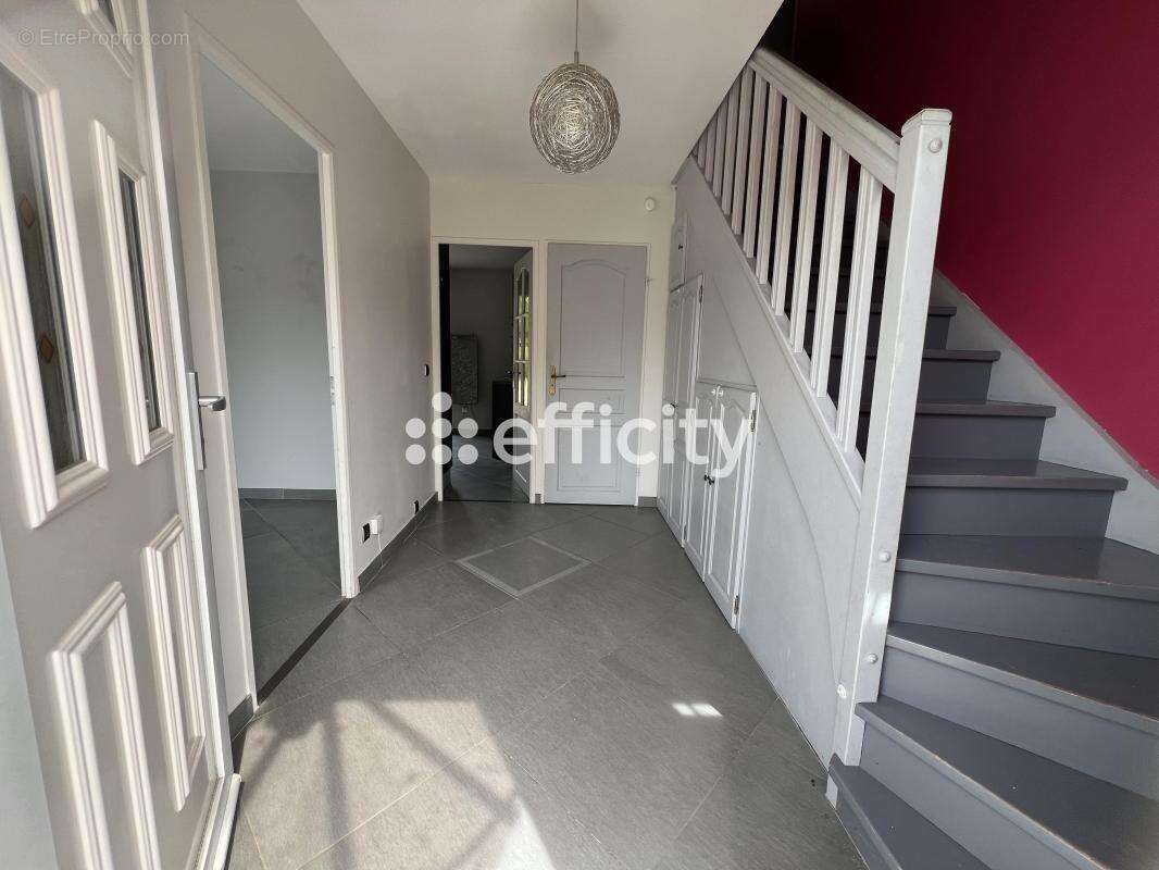 Maison 125 m² à Lamorlaye  - photo 4