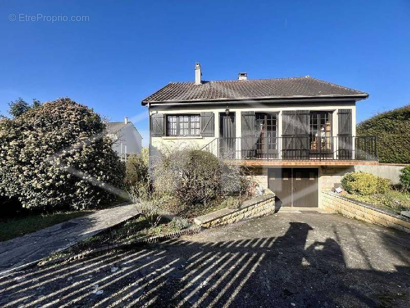 Maison à COMBS-LA-VILLE