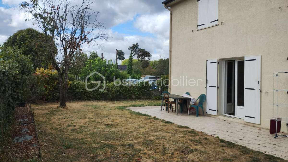 Maison de 110 m² à Nazelles-Négron - photo 11