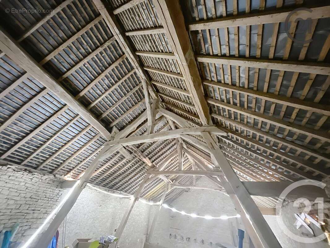 Maison à SAINT-CYR-LES-COLONS