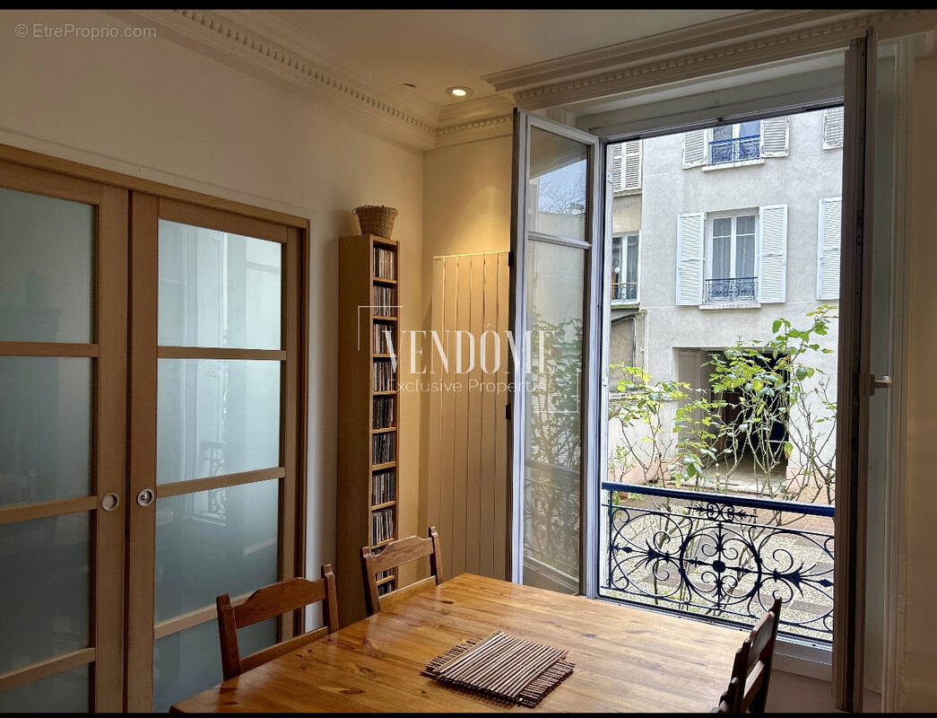 Appartement à CHARENTON-LE-PONT