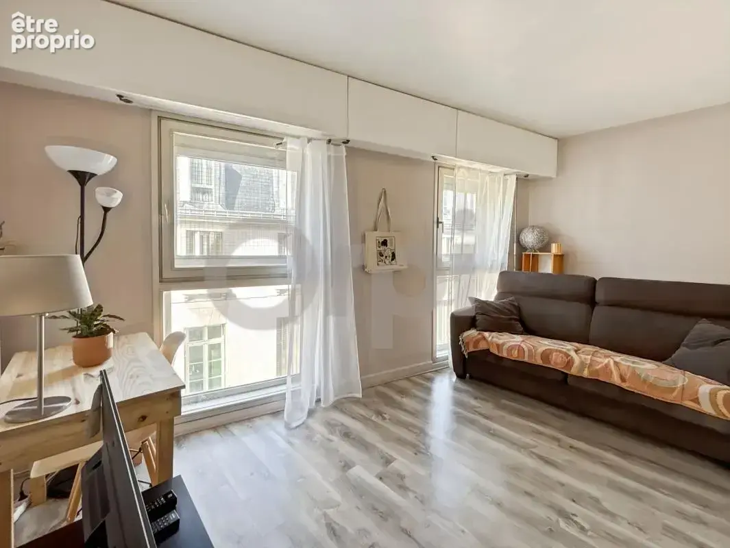 Appartement 2 pièces à Vendre à quelques pas de la place des Vosges à Paris 4e - photo 3