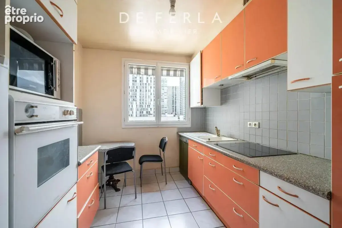 Appartement familial à rénover avec balcon - Paris XV - photo 5