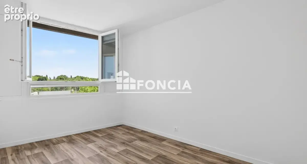 Opportunité : appartement T4 rénové avec balcon et parking, avenue Carnot à Trappes, aux portes de la gare - photo 6