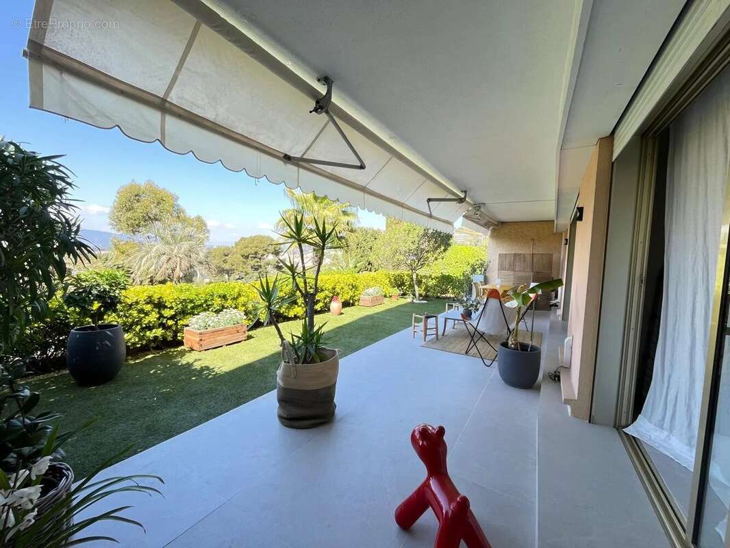 Appartement à LE CANNET