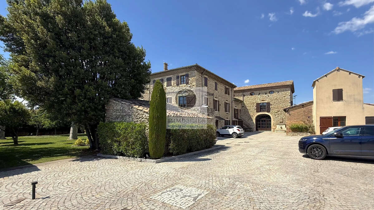 Appartement à LIVRON-SUR-DROME