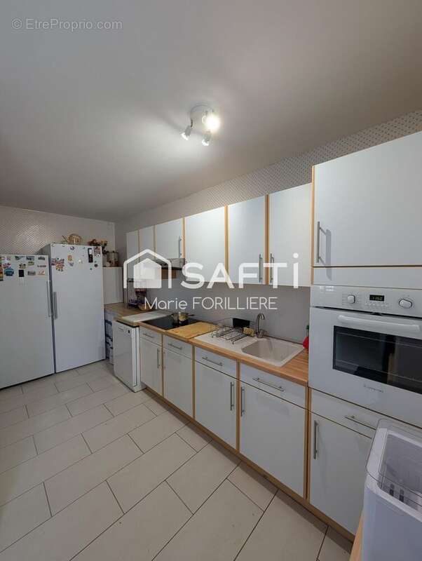 Maison 130 m² à Coutras  - photo 5
