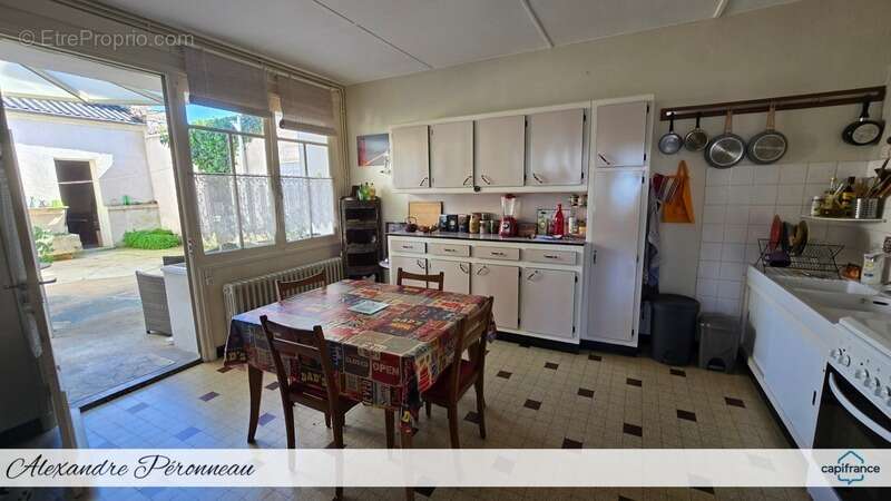  ensemble immobilier : maison 4 ch + garage atelier – idéal artisan ou projet mixte – secteur ferrieres - photo 6