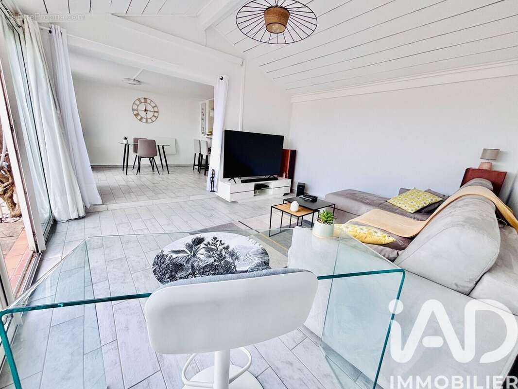 Photo 2 - Maison à COGOLIN