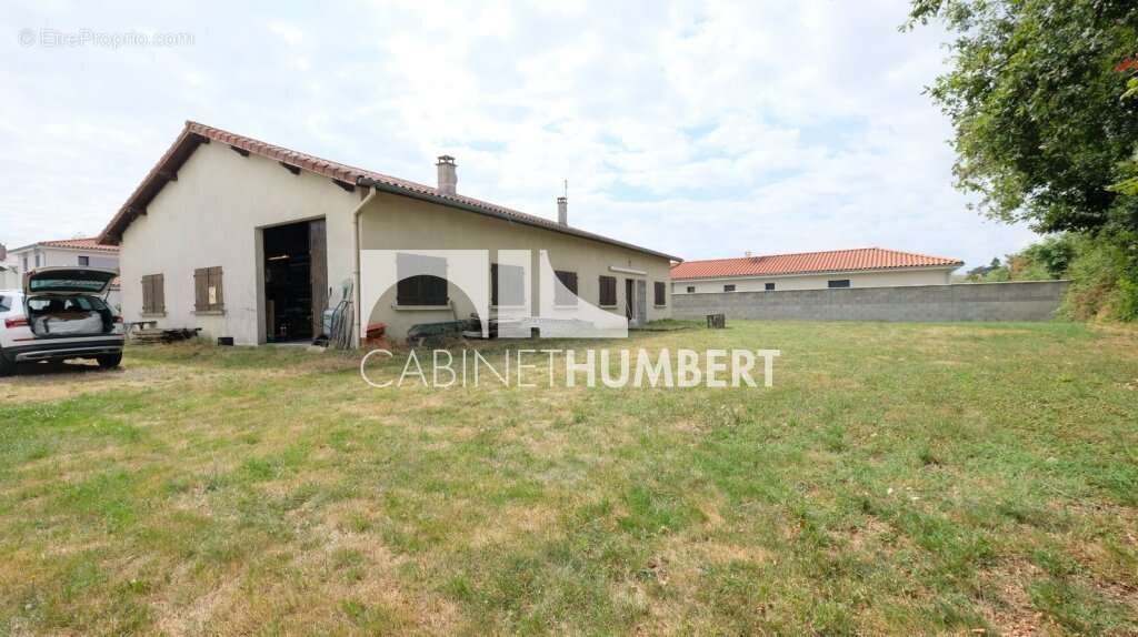 Maison à BOISSET-LES-MONTROND